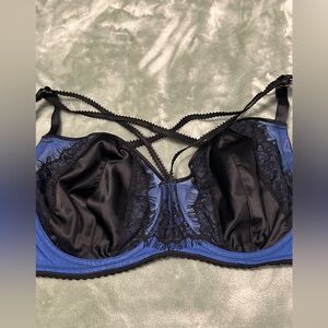 Playful Promises Black and Blue Lace Bra, never worn, 32I